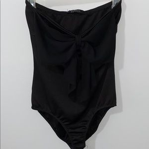 Solemio Los Angeles black bow bodysuit